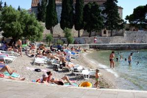 Apartments with a parking space Hvar - 22023