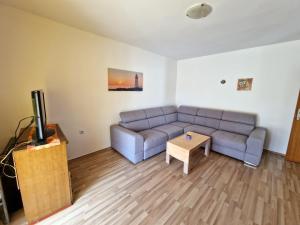 Apartments with parking space Barbat, Rab - 22217