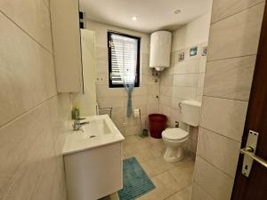 Apartments with parking space Barbat, Rab - 22217