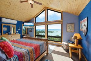 Superior Triple Room with Lake View room in Outlook Inn Bed and Breakfast