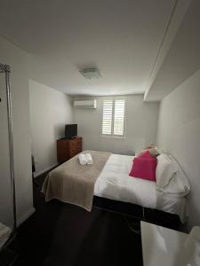 103B Mitre St Plantation House