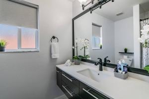 (HGR) Poolside Paradise: Vacation retreat. (Heated Pool)