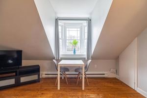 Sunny Loft #4, Historic Home