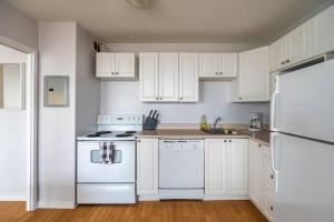 Bright DT Apt #7A, Amazing View