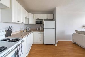Bright DT Apt #7A, Amazing View