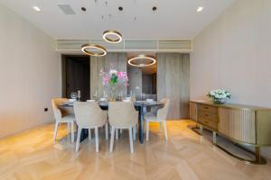 *Five Palm* 2bdr Private Beach