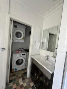 105B Mitre st Studio Apartment