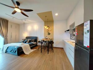 Simfoni Sweet French Modern Studio Wi-Fi Netflix