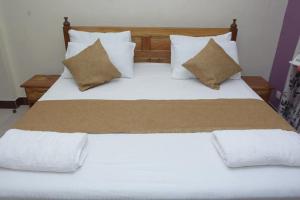 Lux Suites Sunset Furnished Apartments