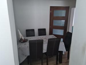 Dom pri rieke s parkovaním