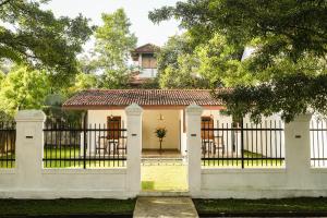 Summer House - Private villa close to International Airport BIA