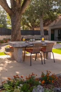 Experience VILLAGE LIFE - Jokini Dvori with private pool