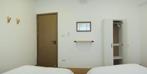 Private Full-Floor Spacious 5BR in China Town