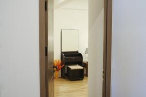 Private Full-Floor Spacious 5BR in China Town