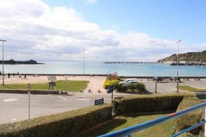 511 - A Erquy, en bordure de la plage du centre et à 300m du centre des commerces - Ubytování bez kategorie ve městě Erquy