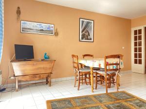 Appartements 511 - A Erquy, en bordure de la plage du centre et a 300m du centre des commerces : photos des chambres