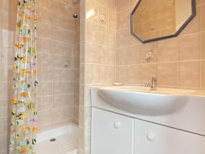 Appartements 512 - A Erquy, en bordure de la plage du centre, a 300m du centre des commerces : photos des chambres