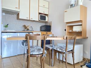 Appartements 512 - A Erquy, en bordure de la plage du centre, a 300m du centre des commerces : photos des chambres