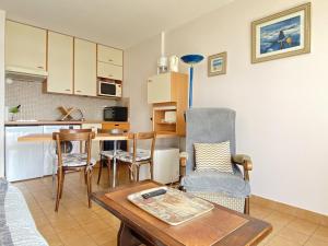 Appartements 512 - A Erquy, en bordure de la plage du centre, a 300m du centre des commerces : photos des chambres