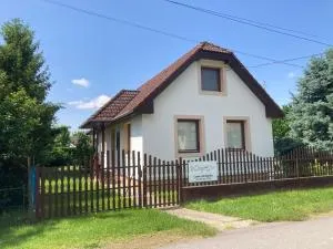 Csuka Vendégház - Dunasziget