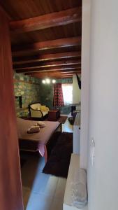 ΞΕΝΩΝΑΣ ΘΕΑ