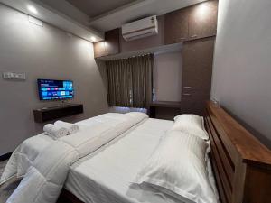 GK Homestays - Luxurious Furnished Apartment