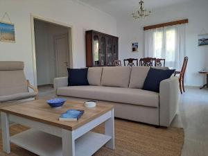 ENDLESS VIEWS PANTELI LEROS