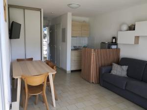 Studio calme à Giens , 2 pas du port et des plages