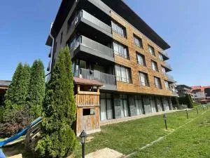 Charming comfortable apartment at Cornelia Deluxe Residence with free pool and SPA - Razlog