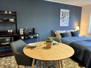 Gemütliches Zimmer mit Bad und eigenem Eingang in Altstadtvilla