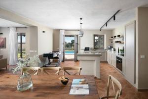 Rustic Villa Clematis with a pool in Istria