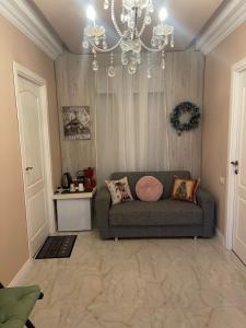 ROOM IN A PRIVATE HOUSE - 5 min from THERME and AIRPORT