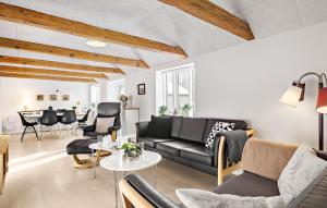 3 Bedroom Stunning Home In Løkken