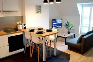 The Cozy Downtown Duplex - Foucherolles