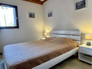 Appartement 2 PiècesMezzanine, 4 Couchages, Parking Privé, Proche Plage, Quartier Calme - FR-1-225-46