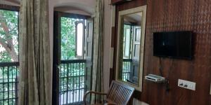 OSAHAN PARADISE HOMESTAY NEAR Golden temple and park view