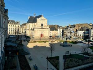 Vue imprenable sur la Mairie