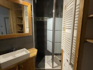 Studio rénové avec 2 couchages et internet, proche pistes et funiculaire - FR-1-292-203