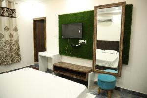 Hotel The JMC Chintpurni