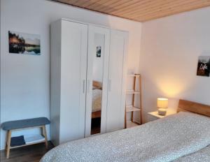 privates Zimmer in Unterkunft mit Glatttal Blick in Wasserschloss Nähe