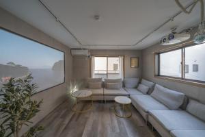 2 shower rooms #Shinjuku 5 min walk from station ,projector