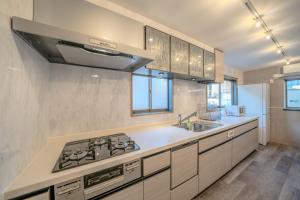 2 shower rooms #Shinjuku 5 min walk from station ,projector