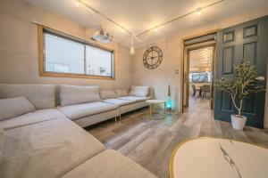 2 shower rooms #Shinjuku 5 min walk from station ,projector