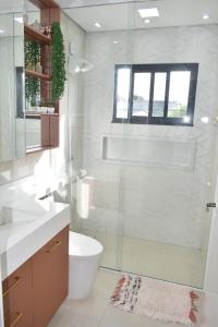 Sobrado encantador, próximo BR 277 e Hotel Rafain