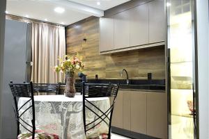 Sobrado encantador, próximo BR 277 e Hotel Rafain