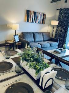 Family friendly 2BR/2BA condo - Views & Location!!