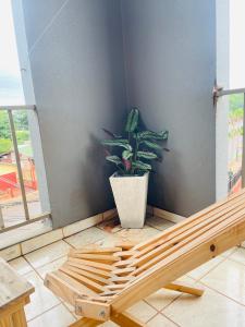 Depto dos habitaciones sobre avenida principal en Cataratas del Iguazú, con wifi