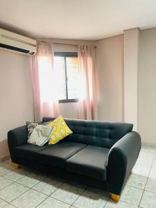 Depto dos habitaciones sobre avenida principal en Cataratas del Iguazú, con wifi