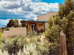 obrázek - Taos Mountain Views- Cozy Home-Special Rates