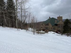 CR1 Top Rated Ski-In Ski-Out Townhome Great views fireplaces fast wifi AC - Short walk to slopes